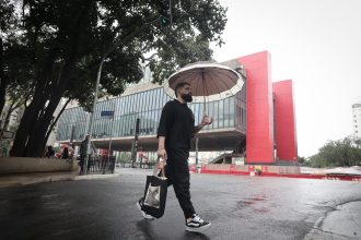 Chuva deixa trânsito lento e 70 mil sem luz na Grande São Paulo. Imagem: Pablo Jacob/Governo de SP