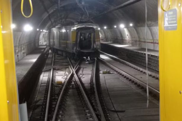 Trem descarrila na zona oeste de SP e causa transtornos. Imagem: Reprodução