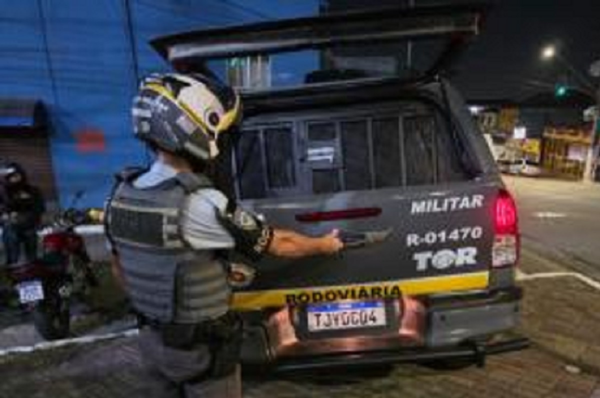 Bandido morre após reagir abordagem da PM a tiros na Imigrantes. Imagem: Divulgação PM SP Bandido morre após reagir abordagem da PM a tiros na Imigrantes. Imagem: Divulgação PM SP