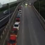 Autoescolas param mais de 200 carros na Ponte Estaiada e protestam contra nova lei. Imagem: Reprodução Globo