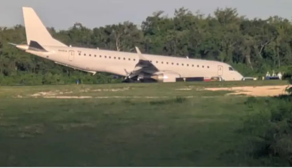 VÍDEO: Avião da Embraer faz pouso forçado após pane em trem de pouso. Imagem: Redes sociais