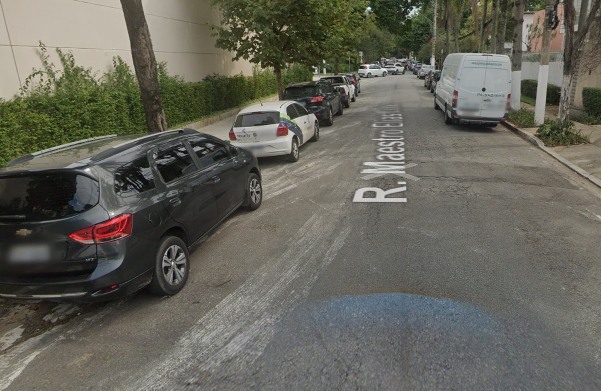 Rua Maestro Elias Lobo, onde aconteceu o assalto. Imagem: Reprodução Street View Rua Maestro Elias Lobo, onde aconteceu o assalto. Imagem: Reprodução Street View