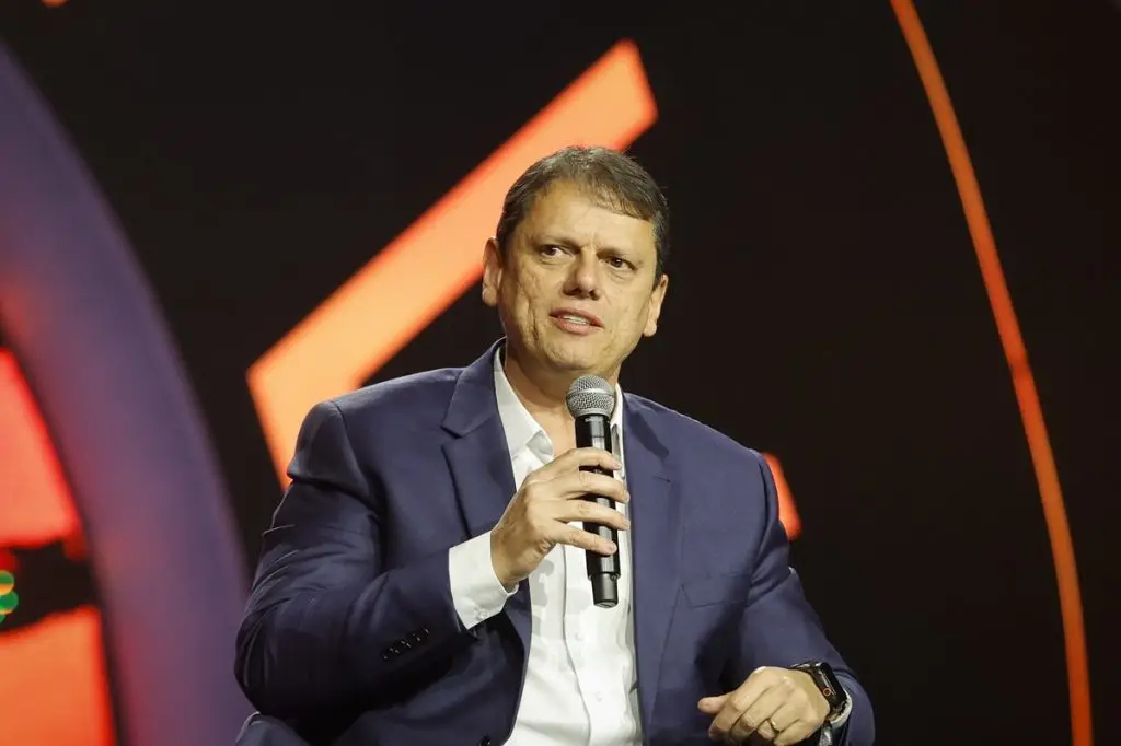 'Lente da ideologia': Tarcísio sobe o tom a deputados contrários à Lei Antifacção. Imagem: João Valério / Governo do Estado de SP