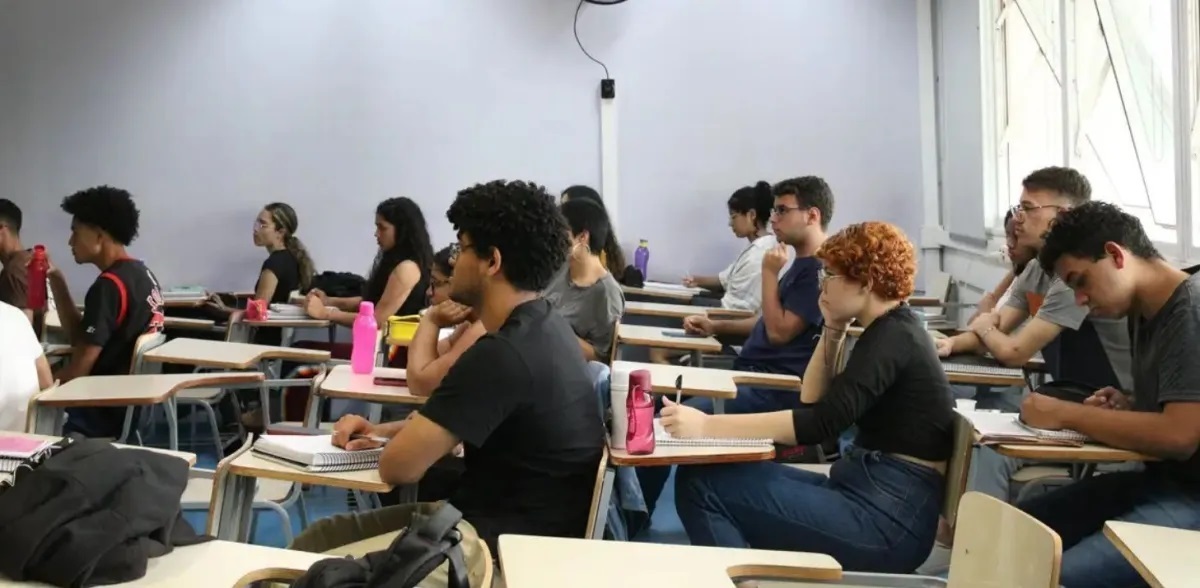 Fuvest tem 9,17% de abstenção na primeira fase. Imagem: Rovena Rosa/Agencia Brasil Fuvest tem 9,17% de abstenção na primeira fase. Imagem: Rovena Rosa/Agencia Brasil