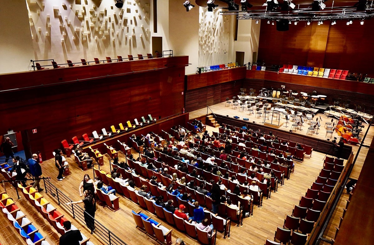 Heliópolis ganha teatro para concertos musicais e 533 lugares. Imagem: Divulgação Prefeitura de São Paulo e Governo de São Paulo Heliópolis ganha teatro para concertos musicais e 533 lugares. Imagem: Divulgação Prefeitura de São Paulo e Governo de São Paulo