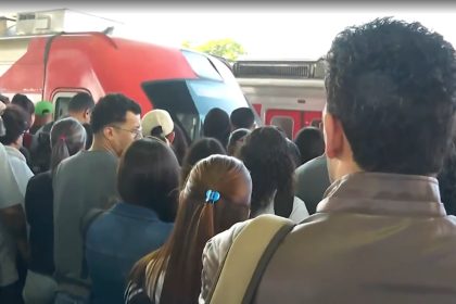 Falha elétrica nos trens leva caos a estações em SP. Imagem: Reprodução TV Globo
