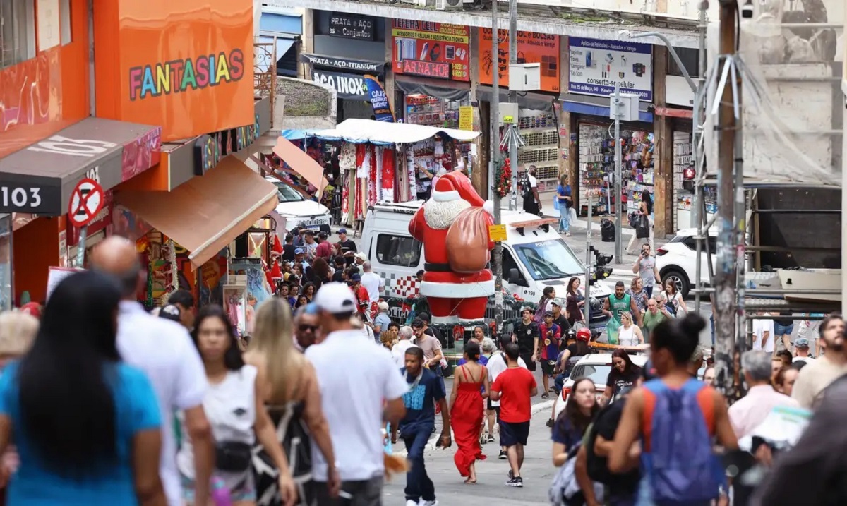 Comércio no Brás prevê crescimento de 10% em relação ao Natal de 2024. Imagem: Rovena Rosa/Ag. Brasil Comércio no Brás prevê crescimento de 10% em relação ao Natal de 2024. Imagem: Rovena Rosa/Ag. Brasil