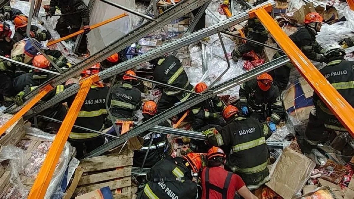 José Beto 'nasce de novo' e se salva de acidente; veja vídeo 1 José Beto 'nasce de novo' e se salva de acidente; veja vídeo. Imagem: Divulgação Corpo de Bombeiros