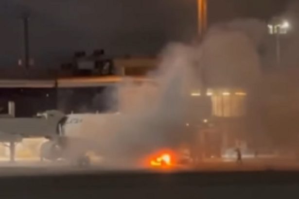 Avião é evacuado em Guarulhos após fogo na esteira de bagagem. Imagem: Reprodução