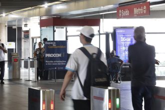 Metrô de São Paulo passa a permitir crédito e débito na catraca. Imagem: Rovena Rosa/Ag. Brasil
