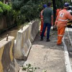 Após correnteza levar idosos, prefeitura coloca blocos de concreto na zona sul. Imagem: Subprefeitura Campo Limpo