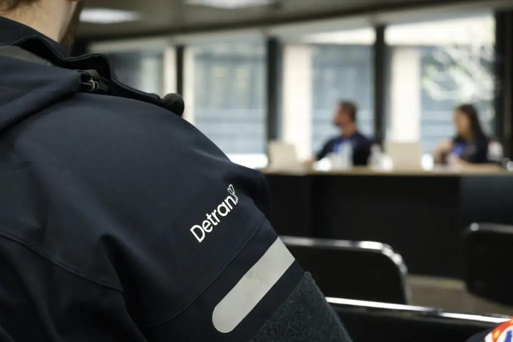 Detran-SP anuncia concurso com salário de R$ 5.702,18. Imagem: Divulgação Detran-SP