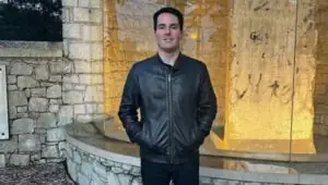 Neto de Jânio Quadros se envolve em briga e se diz vítima de golpe. Imagem: Redes sociais