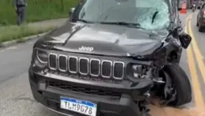 Motorista bêbado pega Renegade, atropela e mata motociclista. Imagem: Reprodução TV Globo