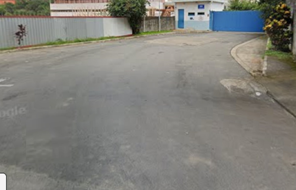 Trecho da avenida onde Marcos e Maria desapareceram na enxurrada. Imagem: Street View