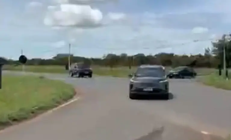 Tarcísio, enfim, visita Bolsonaro na Papudinha nesta quinta (29)