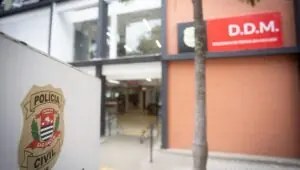 André de Lima, suspeito de matar a ex e ferir a filha dela, é preso em SP. Imagem: Governo de SP