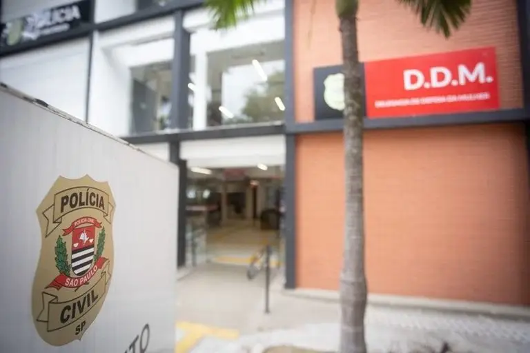 André de Lima, suspeito de matar a ex e ferir a filha dela, é preso em SP