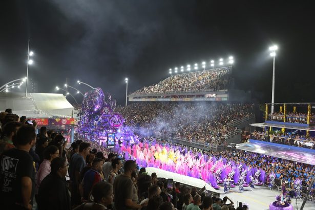 Megablocos terão mudanças no Carnaval, diz Nunes em camarote. Imagem: JF Dorio/Secom