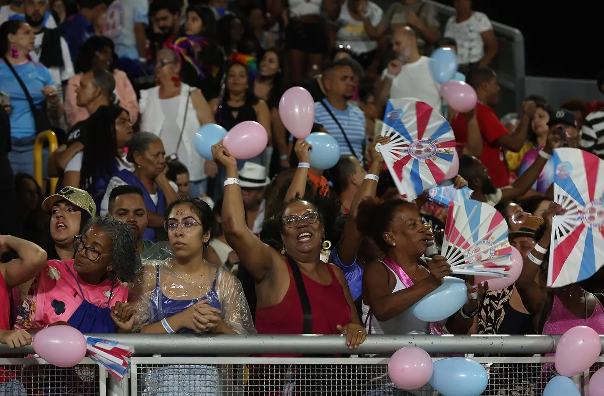 Megablocos terão mudanças no Carnaval, diz Nunes em camarote. Imagem: JF Dorio/Secom Megablocos terão mudanças no Carnaval, diz Nunes em camarote. Imagem: JF Dorio/Secom