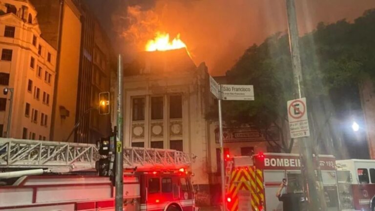 USP: incêndio atinge prédio centenário da Faculdade de Direito. Imagem: Divulgação Corpo de Bombeiros
