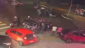 Briga de trânsito termina com jovem de 20 anos baleado em SP. Imagem: Reprodução