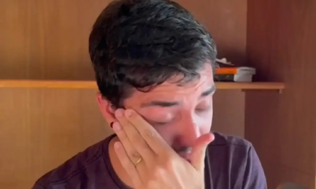 'Tem aquela falta, sabe', diz Vinícius, que perdeu esposa intoxicada na piscina. Imagem: Reprodução