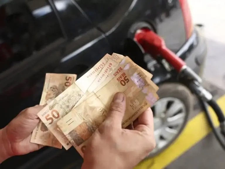 Combustível: etanol dispara em SP e gasolina compensa mais, diz ANP