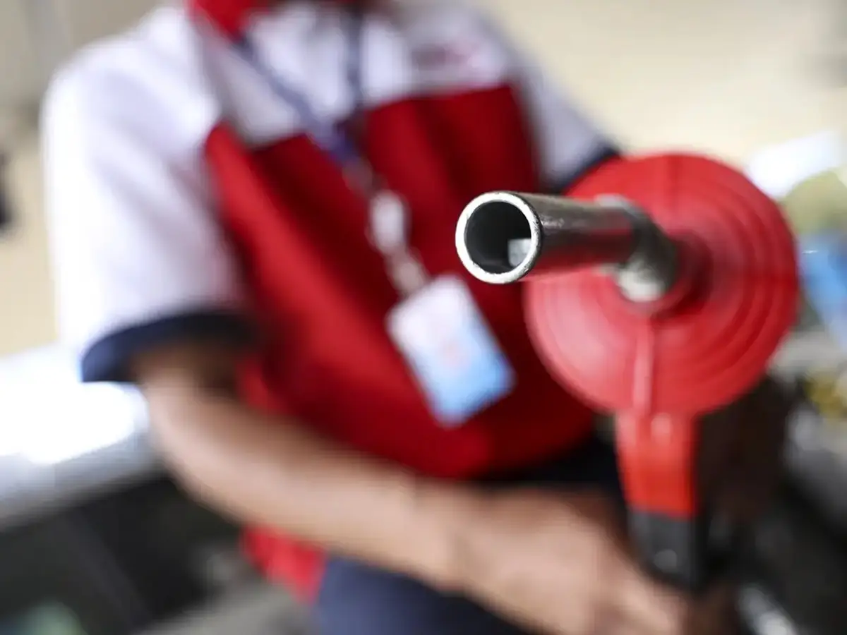 Combustível: etanol dispara em SP e gasolina compensa mais, diz ANP. Imagem: Marcelo Camargo/Agência Brasil Combustível: etanol dispara em SP e gasolina compensa mais, diz ANP. Imagem: Marcelo Camargo/Agência Brasil