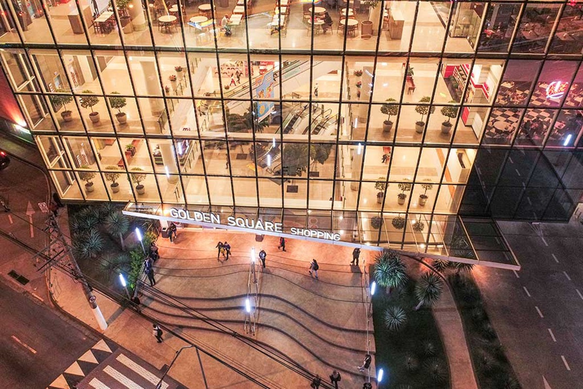 Cibelle, 22 anos, é esfaqueada e morta pelo ex no shopping. Imagem: Divulgação