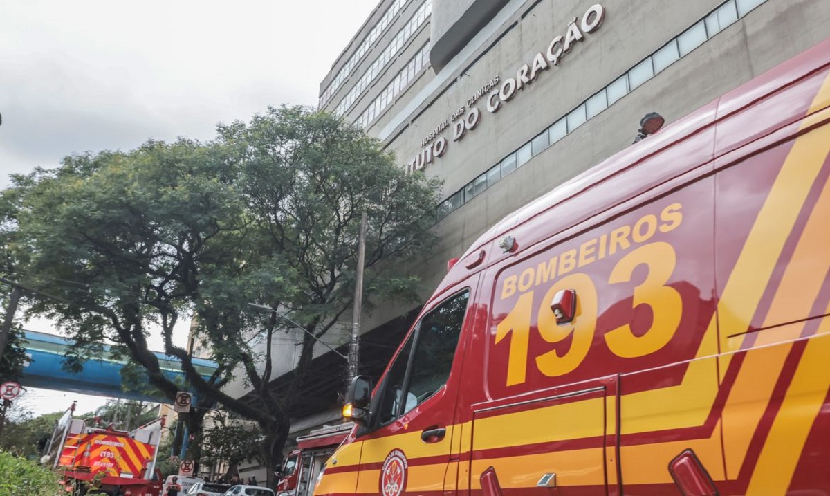 Incêndio em hospital: paciente grave morre na transferência. Imagem: Paulo Pinto/Agência Brasil