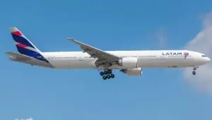 Avião da Latam interrompe decolagem e assusta passageiros. Imagem: Divulgação Latam