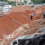 Muro desaba na Mooca e carros ficam soterrados. Imagem: Reprodução Vigia Mooca