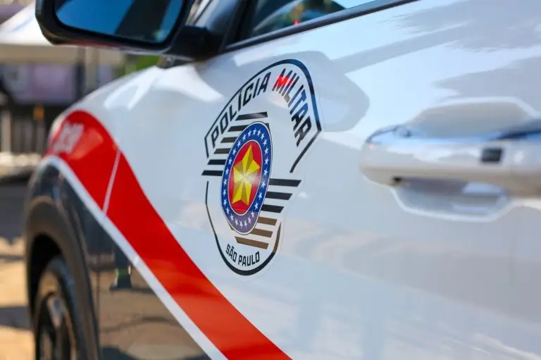 Agrediu filhas, se trancou com elas e ameaçou explodir apartamento