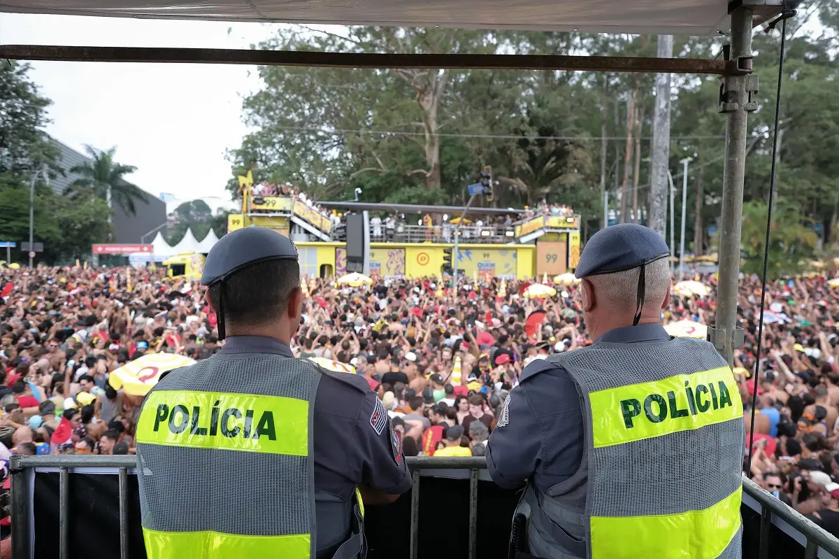 Carnaval em SP tem três presos por policiais fantasiados de ET. Imagem: Divulgação Governo de SP