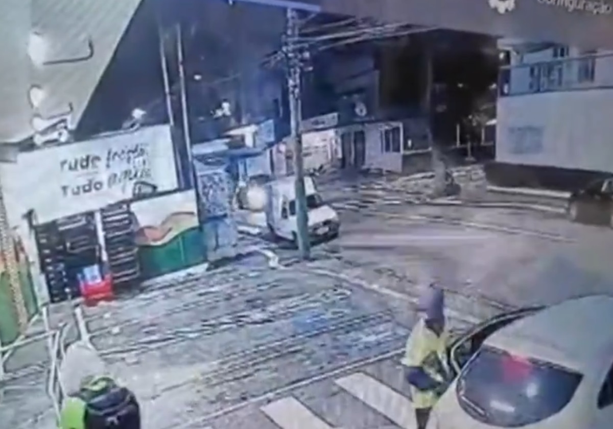 Supermercado em SP é alvo de ladrões e 8 viram reféns. Imagem: Reprodução