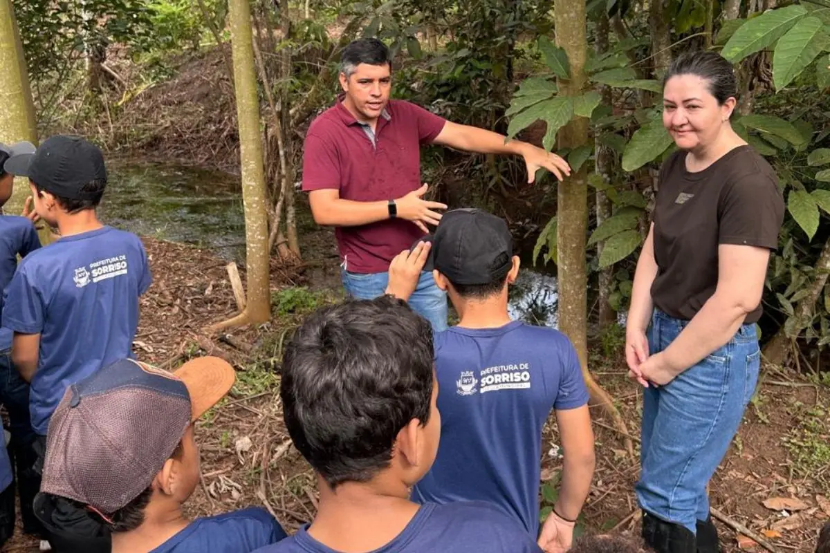 Alunos de Sorriso visitam nascente do Rio Tenente Lira em ação pelo Dia Mundial da Água. Imagem: Divulgação