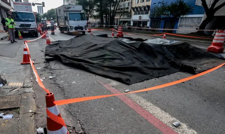 Rua da Consolação está interdidata após explosão à noite 3 Rua da Consolação está interdidata após explosão à noite. Imagem: Paulo Pinto/Agência Brasil