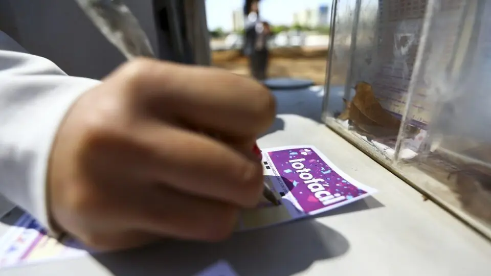 Lotofácil 3663: aposta leva R$ 3,9 milhões; veja chances. Imagem: Marcello Casal Jr/Ag. Brasil