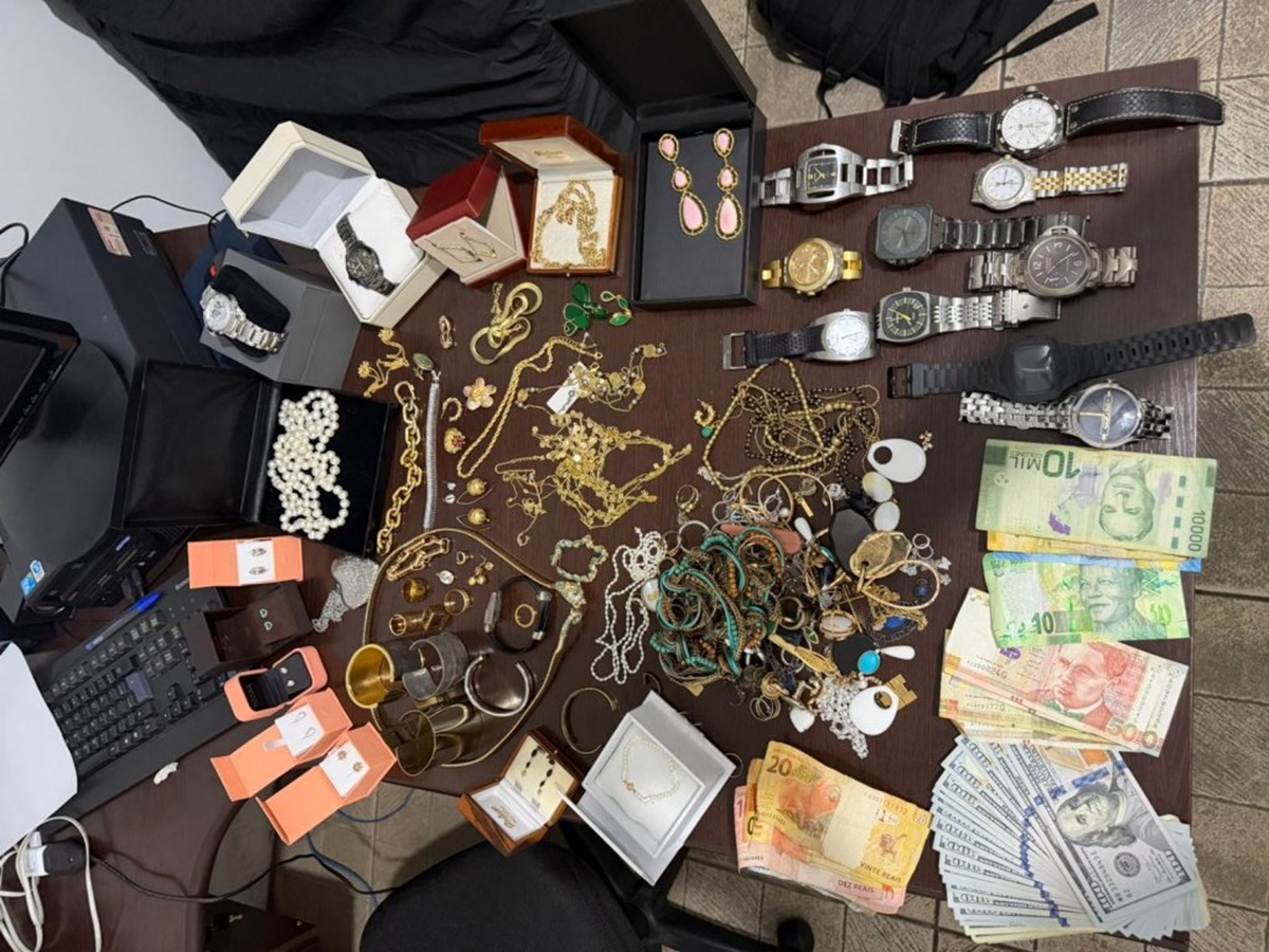 Assalto em casa no Morumbi termina com três bandidos presos. Imagem: Polícia Civil Assalto em casa no Morumbi termina com três bandidos presos. Imagem: Polícia Civil