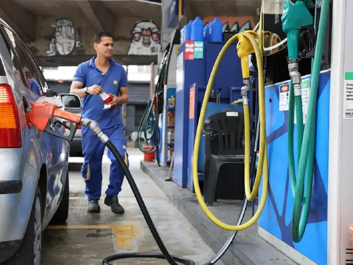 Por que tudo vai encarecer com o petróleo 40% mais alto em março. Imagem: Rovena Rosa/Ag. Brasil Por que tudo vai encarecer com o petróleo 40% mais alto em março. Imagem: Rovena Rosa/Ag. Brasil