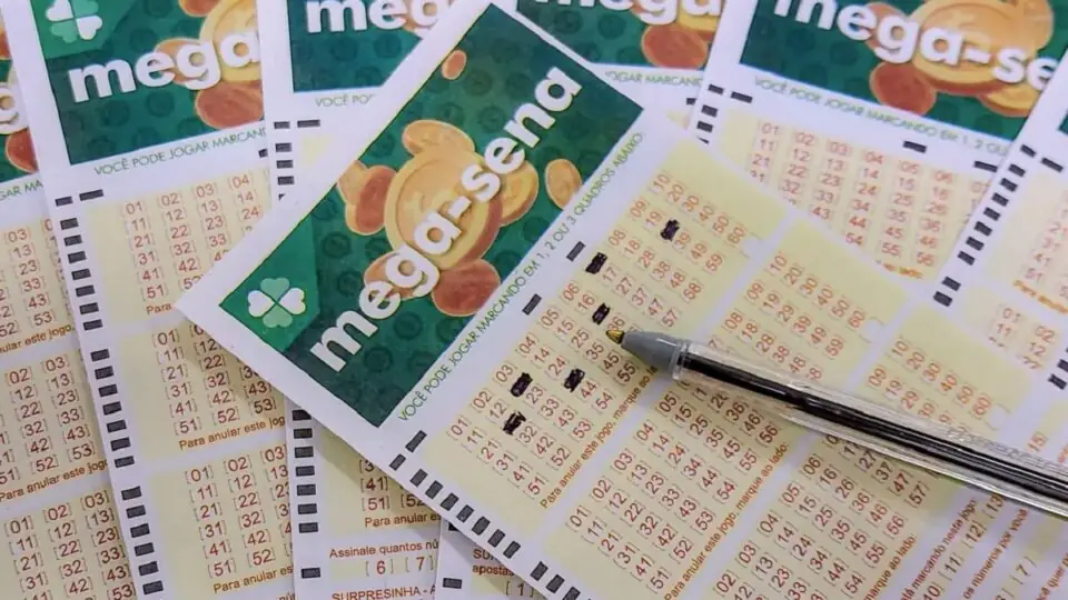 Mega-Sena 3001 pode repetir prêmio acima de R$ 100 milhões. Imagem: Rafa Neddermeyer Agência Brasil