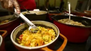 Almoço fora em SP: o gasto mensal que ninguém calcula.Imagem: Marcelo Camargo/Ag. Brasil