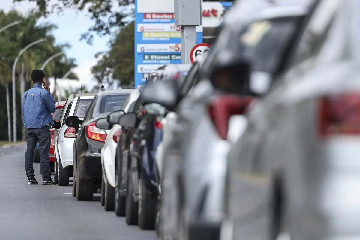 Alta dos combustíveis: o que muda no seu bolso com o pacote bilionário anunciado hoje. Imagem: Marcelo Camargo/Agência Brasil Alta dos combustíveis: o que muda no seu bolso com o pacote bilionário anunciado hoje. Imagem: Marcelo Camargo/Agência Brasil